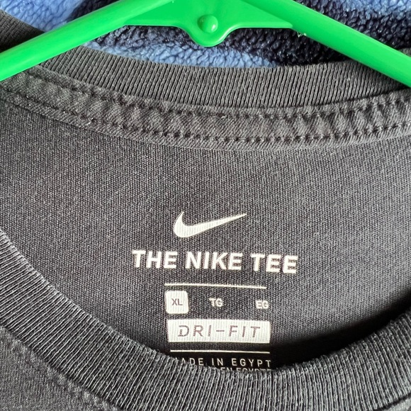 Nike Tee - Picture 3 of 3